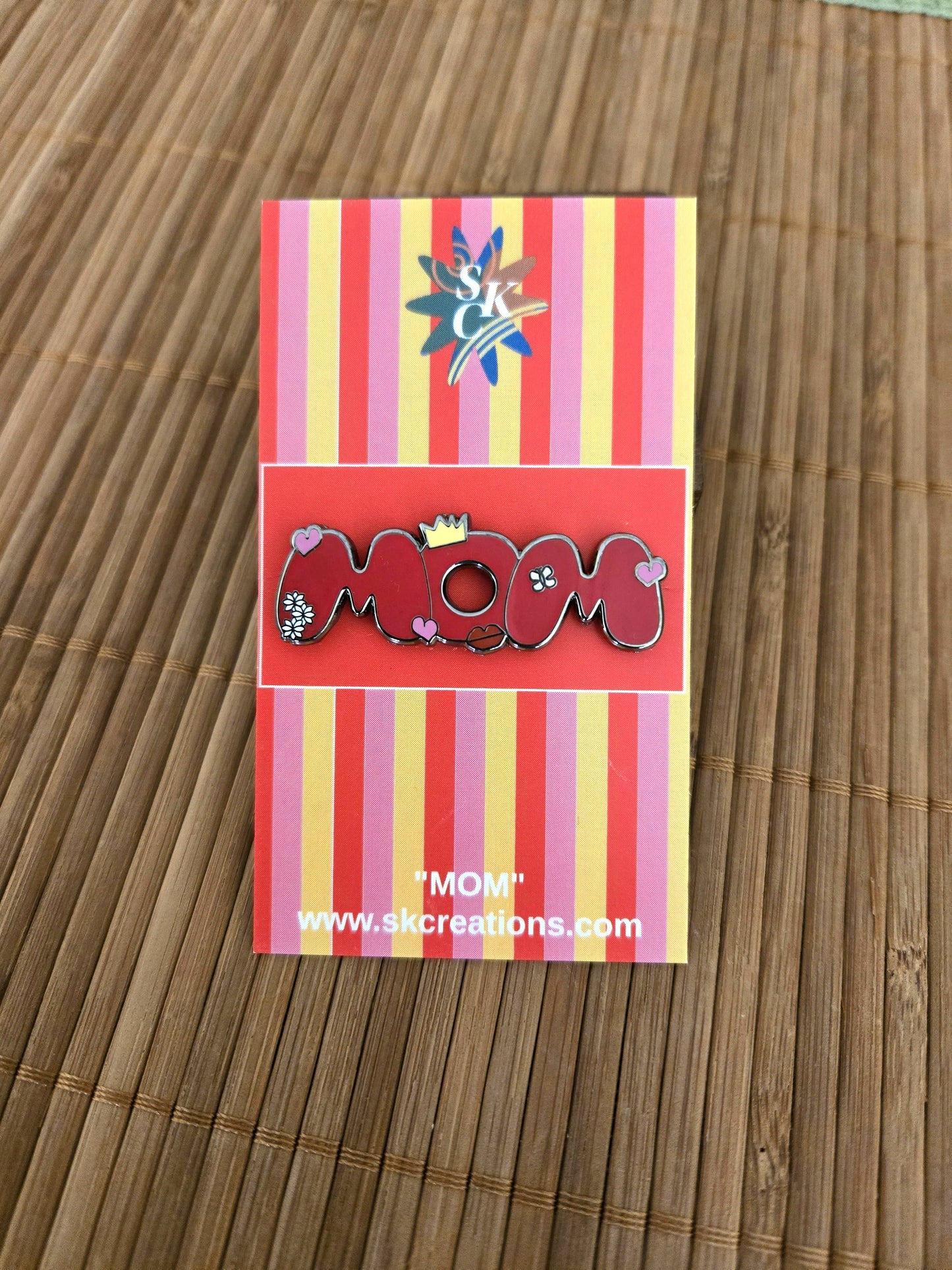 MOM © Lapel Pin