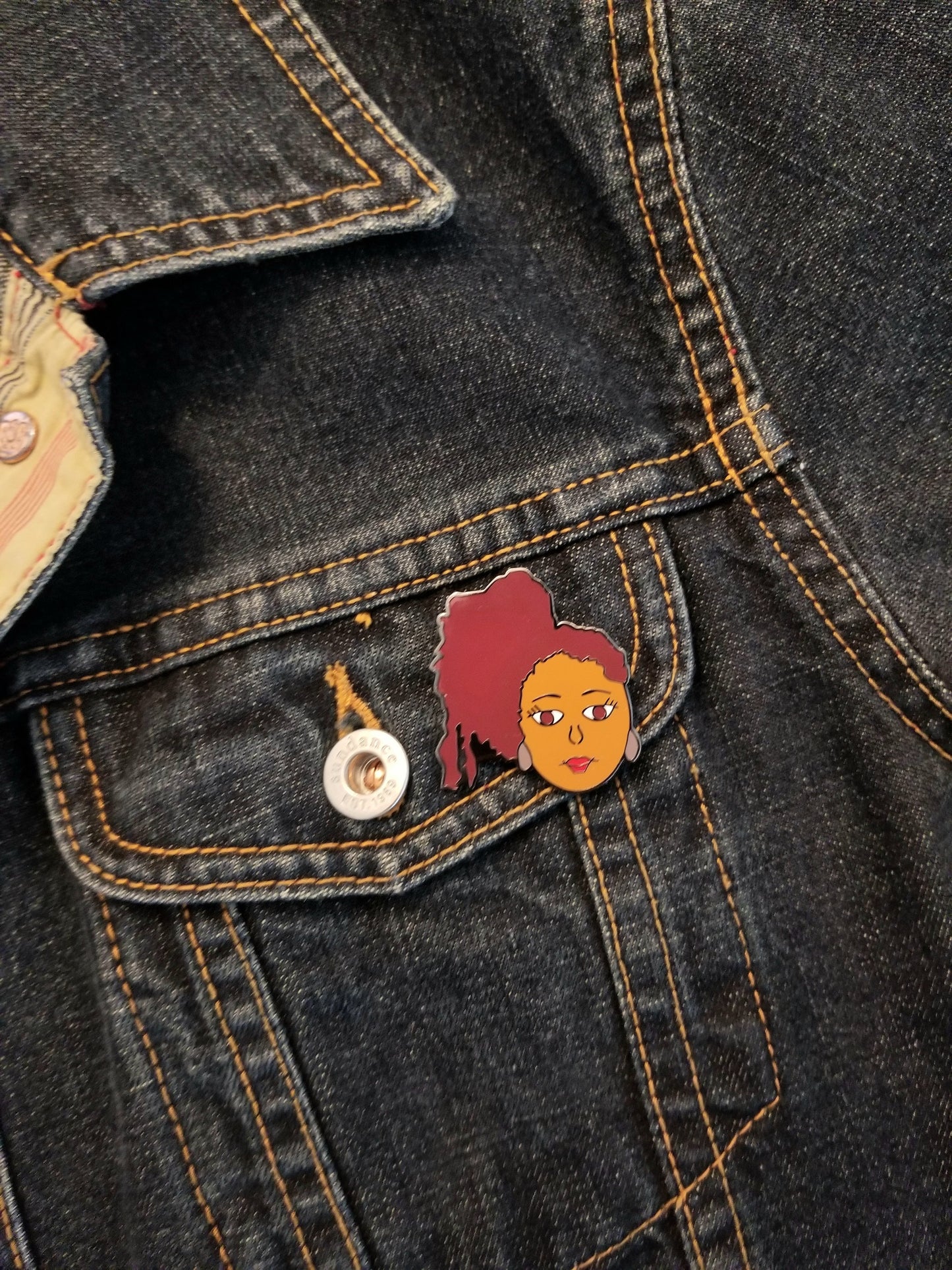 Naturally ME 5 © Lapel Pin