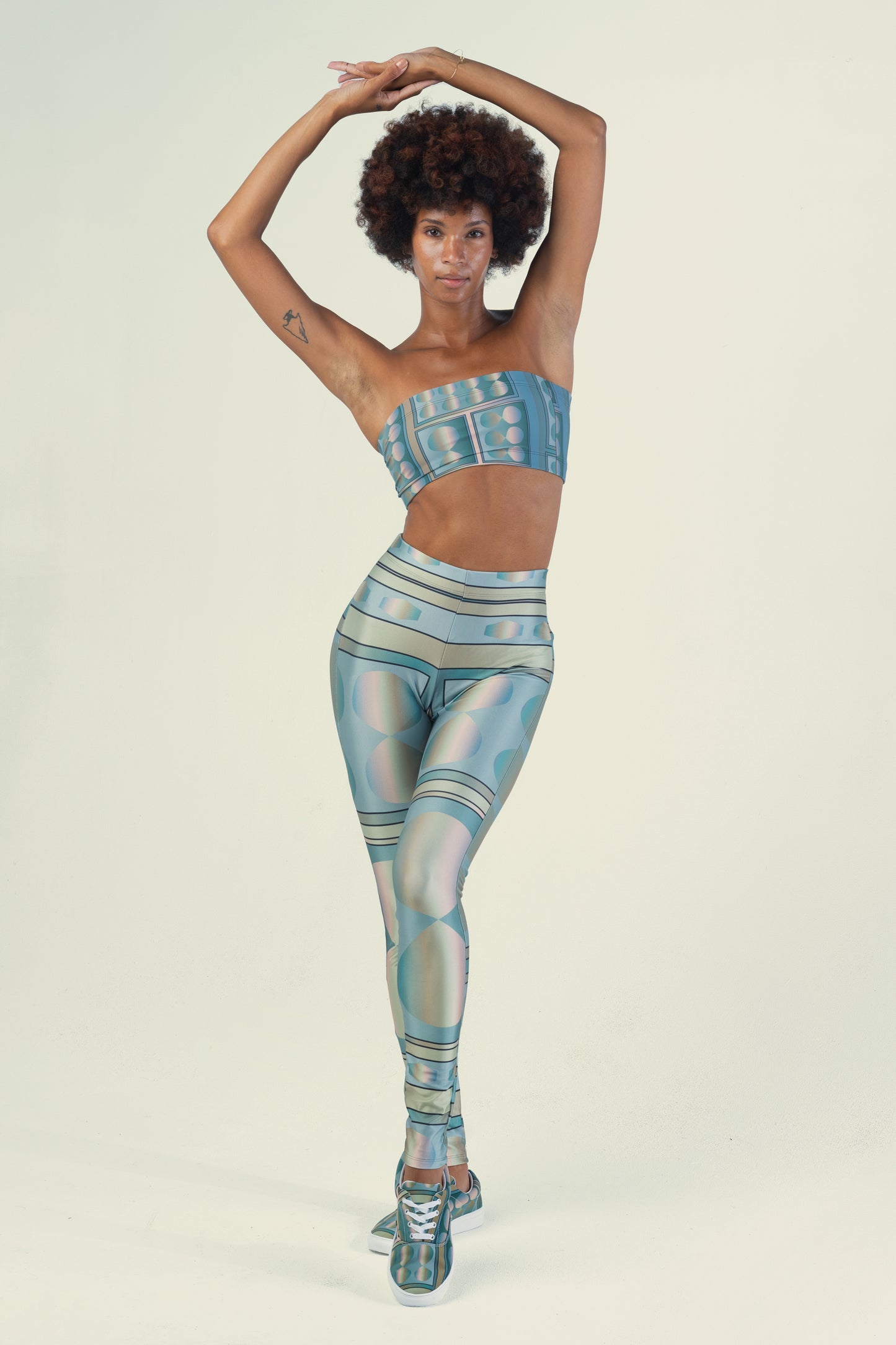 Infinity 16 © Bandeau Top